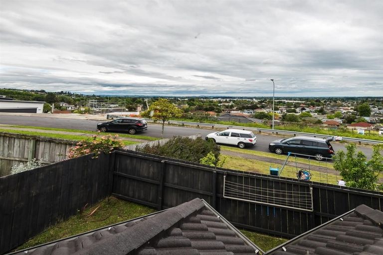 Photo of property in 48 Kirikiri Drive, Papakura, 2110