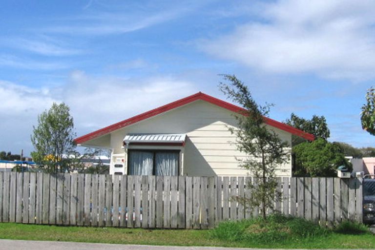 Photo of property in 24 Riserra Drive, Ranui, Auckland, 0612