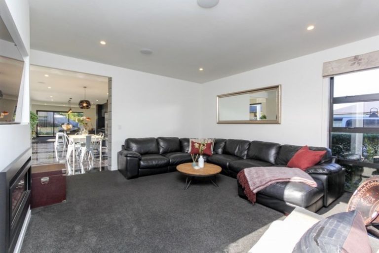 Photo of property in 13 Fernbrook Drive, Hurworth, New Plymouth, 4310