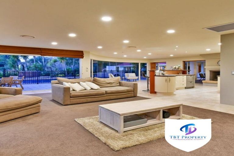 Photo of property in 65 Harry Dreadon Road, Opaheke, Papakura, 2584