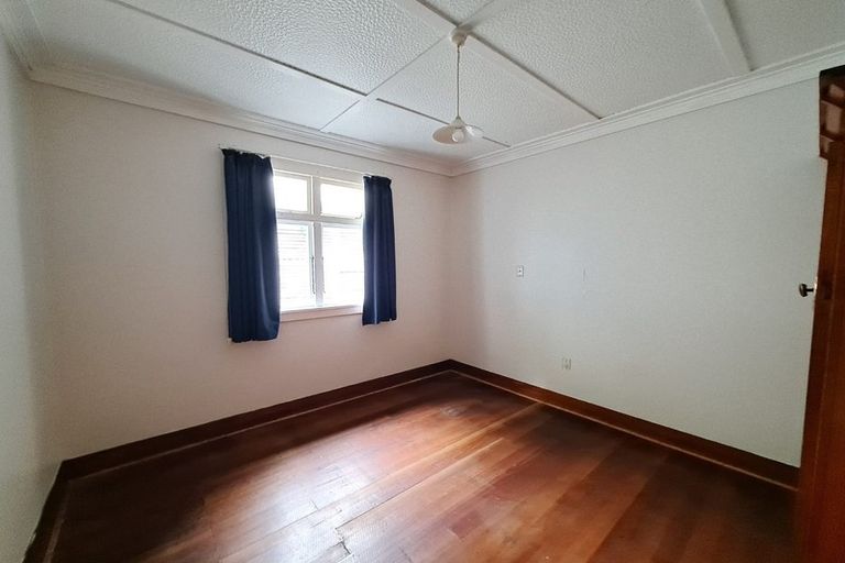 Photo of property in 22 Bracken Street, New Plymouth, 4310
