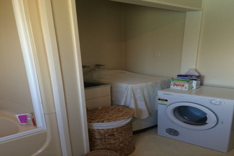 Photo of property in 72 Ridge Road, Howick, Auckland, 2014