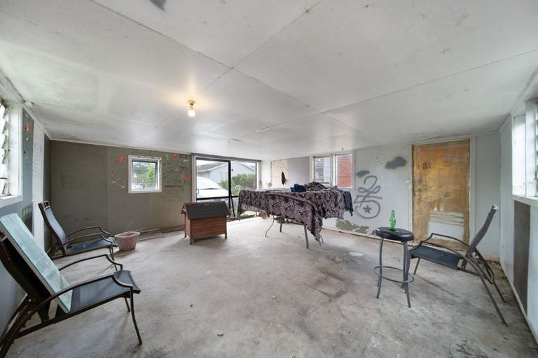 Photo of property in 15 Penderford Place, Mangere East, Auckland, 2024