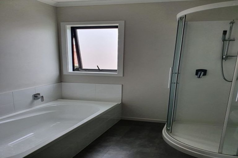 Photo of property in 1/382 Cobham Drive, Hillcrest, Hamilton, 3216