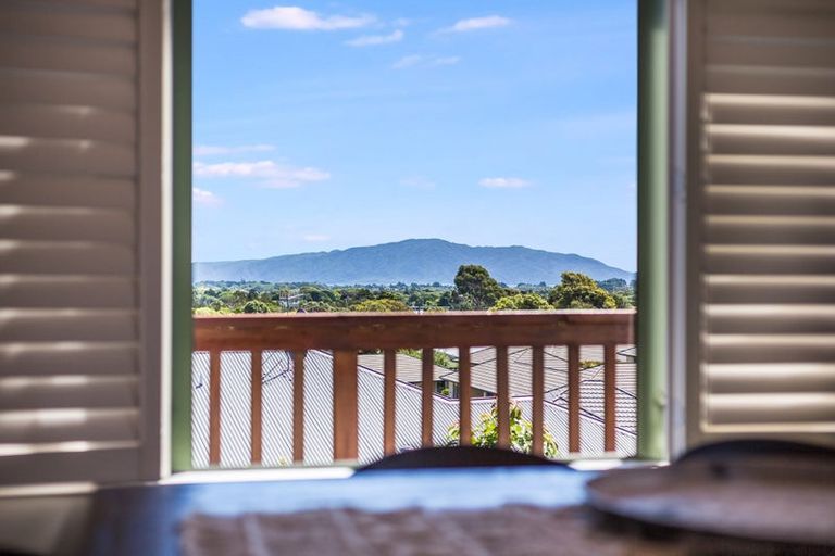 Photo of property in 56 Kakariki Grove, Waikanae, 5036