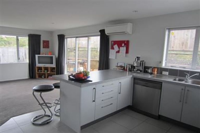 Photo of property in 101 Te Puia Drive, Aotea, Porirua, 5024