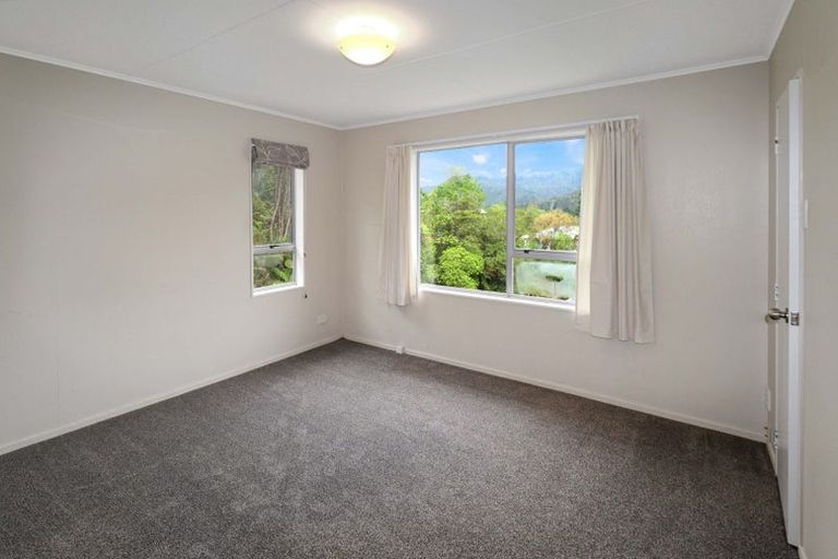 Photo of property in 23b Rintoul Grove, Stokes Valley, Lower Hutt, 5019