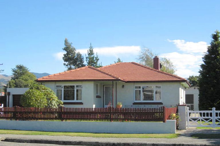 Photo of property in 34 Rhodes Street, Waimate, 7924