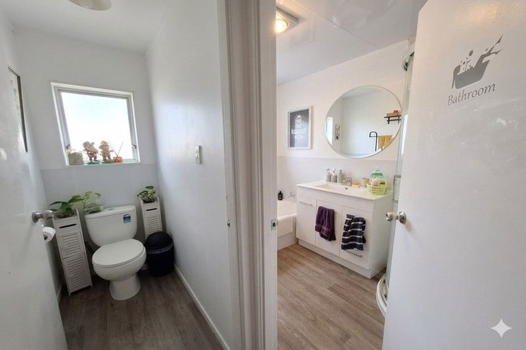 Photo of property in 2/17 Berwyn Avenue, Takanini, 2112