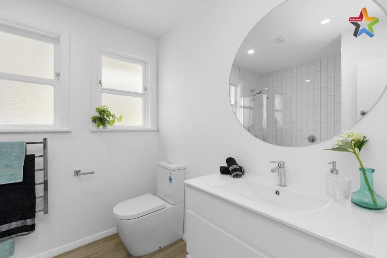 Photo of property in 347 Stokes Valley Road, Stokes Valley, Lower Hutt, 5019