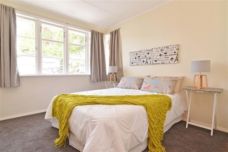 Photo of property in 22 Tomo Street, New Lynn, Auckland, 0600