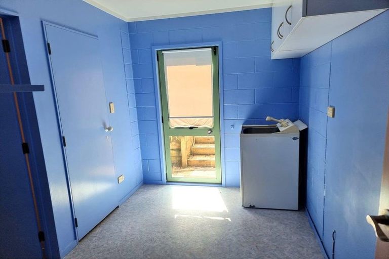 Photo of property in 16 Garcia Place, West Harbour, Auckland, 0618