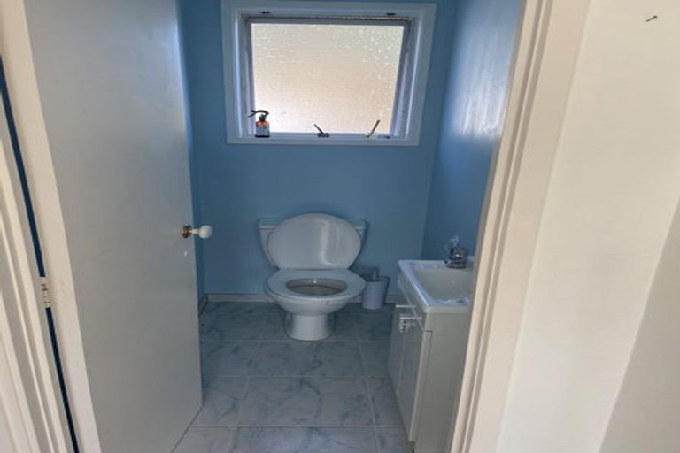 Photo of property in 1/10 Abbeygate Street, Birkdale, Auckland, 0626