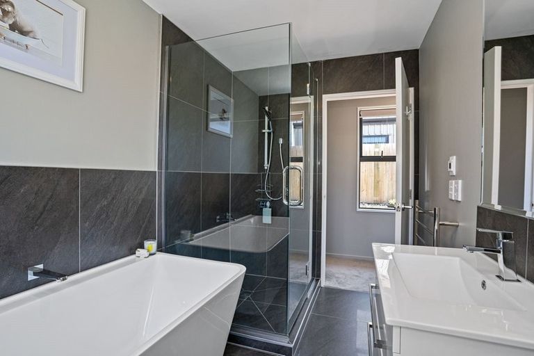 Photo of property in 39 Dow Square, Wigram, Christchurch, 8025