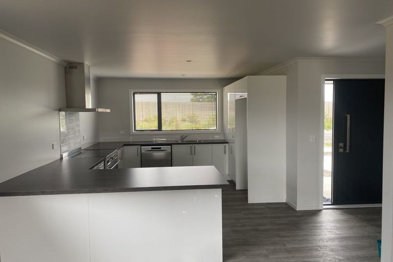 Photo of property in 11 Te Hirawanui Drive, Kelvin Grove, Palmerston North, 4414