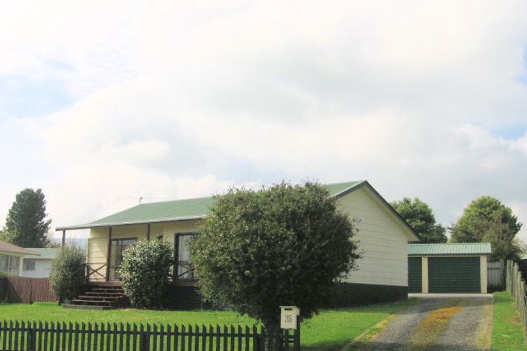 Photo of property in 35 Rewarewa Street, Owhata, Rotorua, 3010