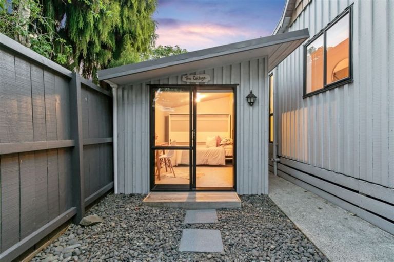 Photo of property in 193a Queen Street, Northcote Point, Auckland, 0627