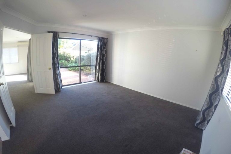 Photo of property in 102 Westerham Drive, Dannemora, Auckland, 2016