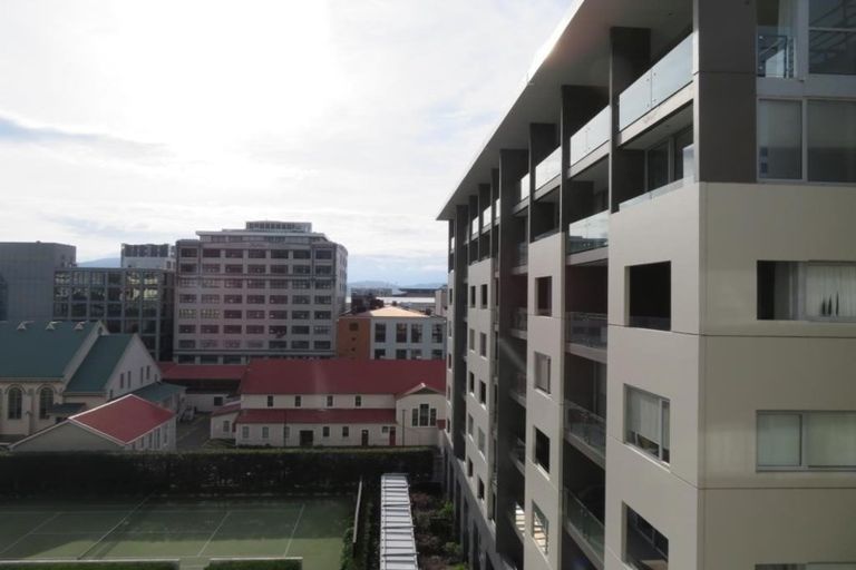 Photo of property in Sanctum Apartment, 10 Ebor Street, Te Aro, Wellington, 6011