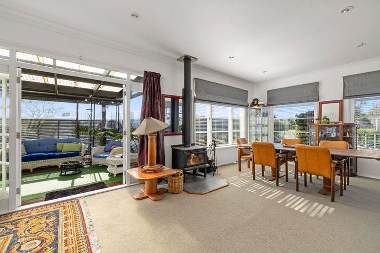 Photo of property in 28 Oxford Street, Martinborough, 5711