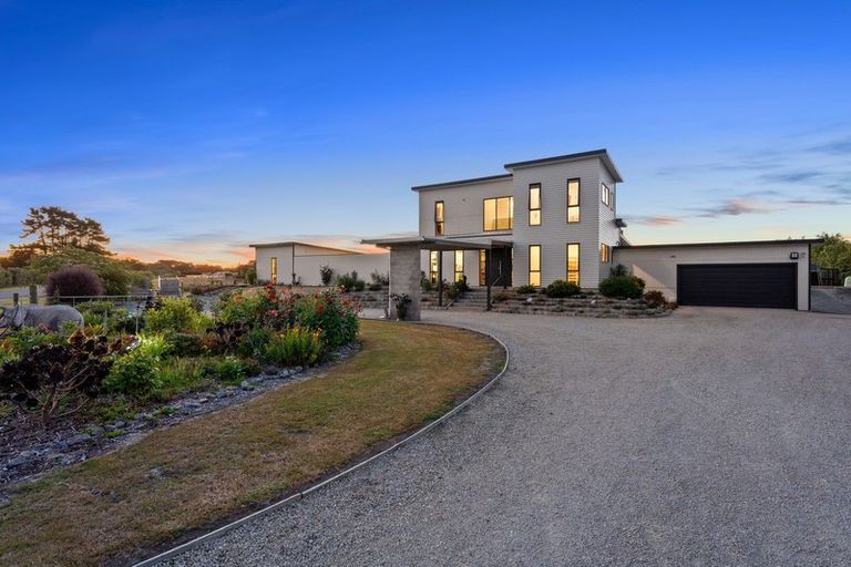 Photo of property in 27 Raukawa Road, Peka Peka, Waikanae, 5391
