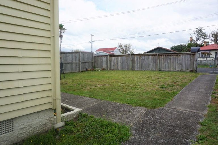 Photo of property in 134 Hakanoa Street, Huntly, 3700