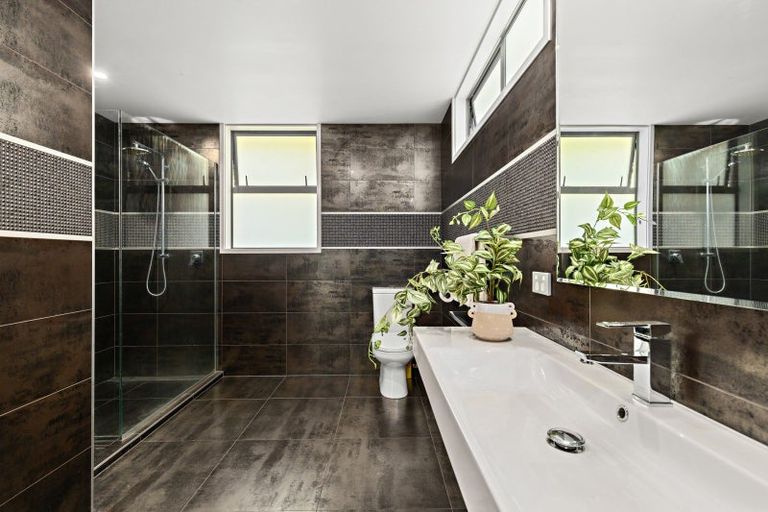 Photo of property in 82 Kowhai Road, Campbells Bay, Auckland, 0630