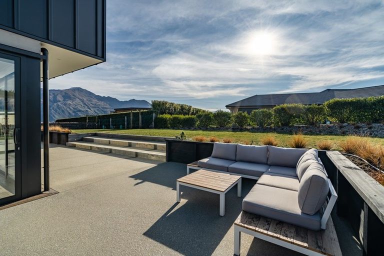 Photo of property in 25 Forest Heights, Wanaka, 9305