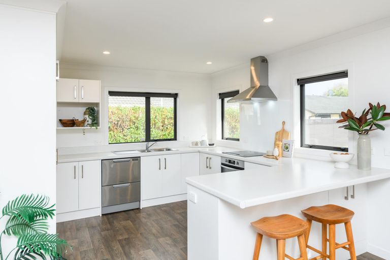 Photo of property in 702 Pioneer Highway, Takaro, Palmerston North, 4412