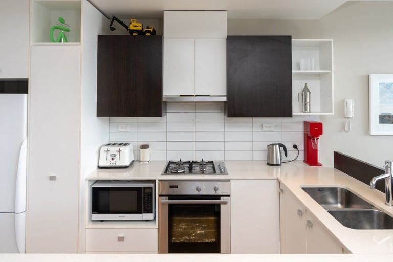 Photo of property in Trinity Apartments, 502/19 College Street, Te Aro, Wellington, 6011