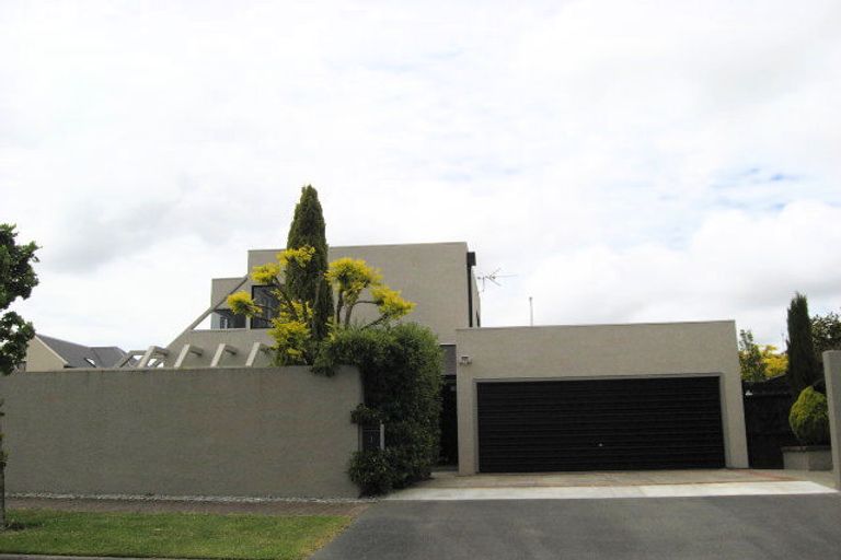 Photo of property in 2 Chateau Drive, Burnside, Christchurch, 8053