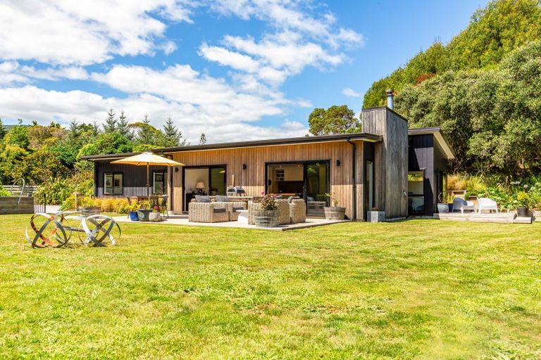 Photo of property in 27 Smithfield Road, Waikanae, 5391