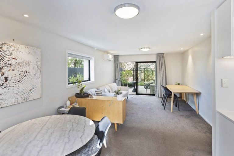 Photo of property in 2/18 Carlton Mill Road, Merivale, Christchurch, 8014