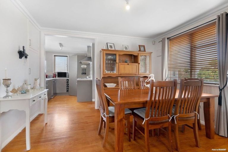 Photo of property in 92 Arimu Road, Papakura, 2110