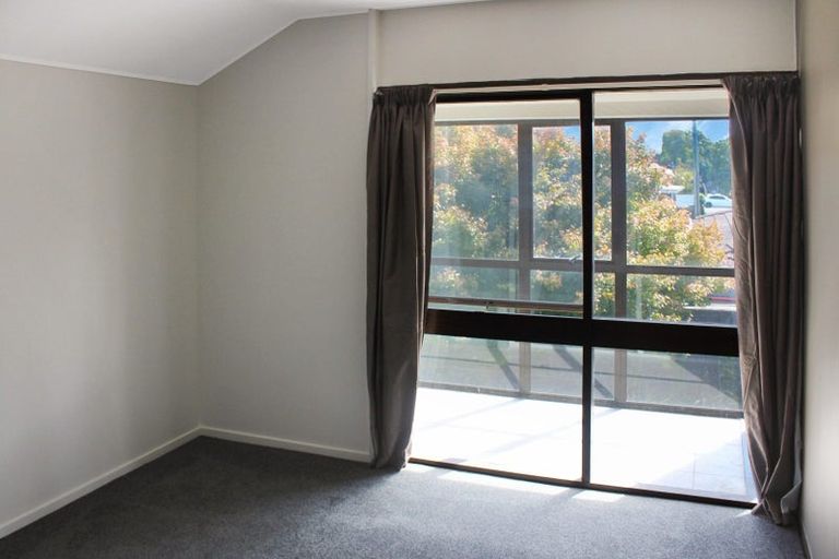 Photo of property in 2/107 Holly Road, St Albans, Christchurch, 8014