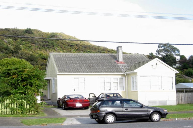 Photo of property in 96 Waddington Drive, Naenae, Lower Hutt, 5011