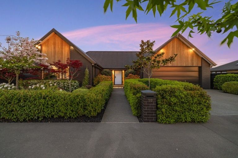 Photo of property in 10 Polish Settlers Place, Marshland, Christchurch, 8083