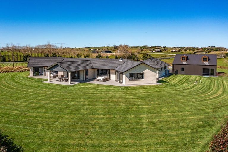 Photo of property in 80 Ewen Place, Karaka, Papakura, 2580