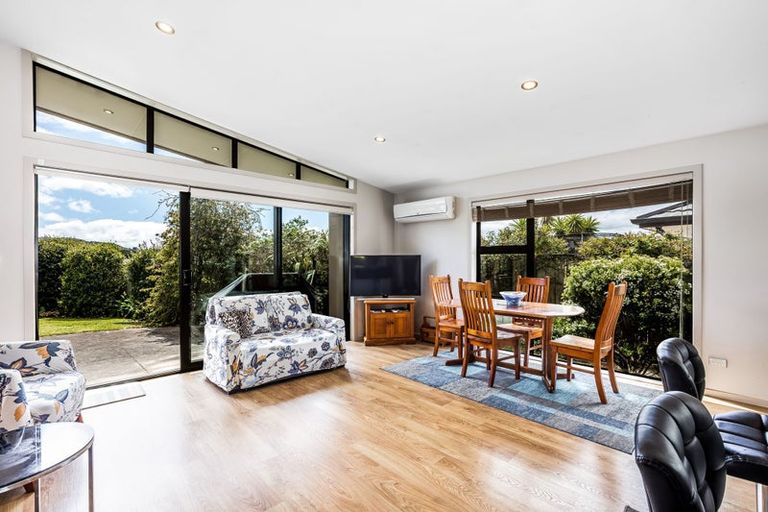 Photo of property in 98 Navigation Drive, Whitby, Porirua, 5024