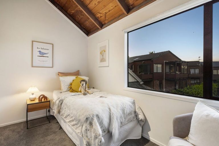 Photo of property in 13a Faulkner Road, Northcote Point, Auckland, 0627