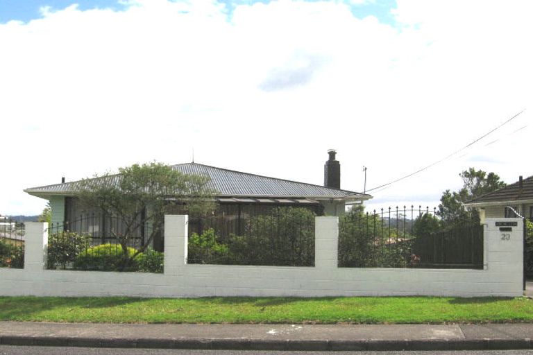Photo of property in 23 Kirrie Avenue, Te Atatu South, Auckland, 0610