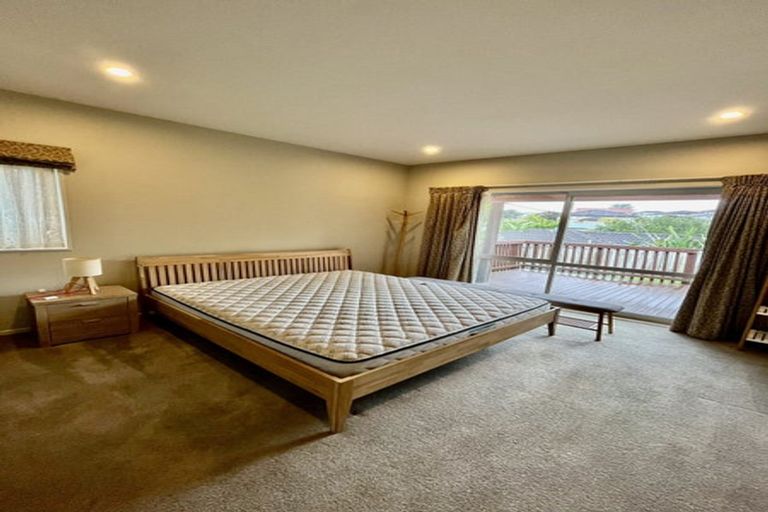 Photo of property in 12 Northbrook Close, Greenhithe, Auckland, 0632