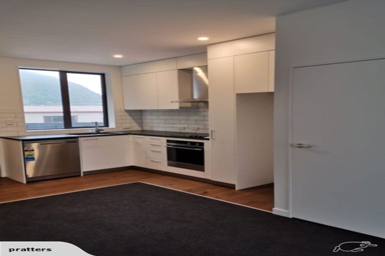 Photo of property in 12/20 Trent Street, Island Bay, Wellington, 6023