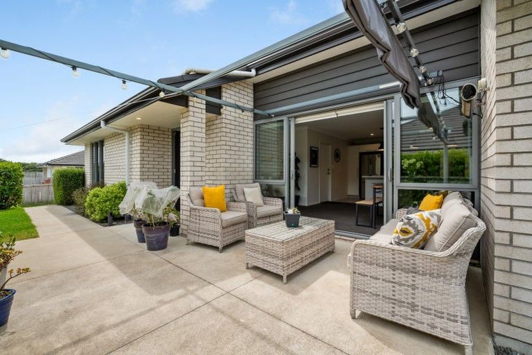 Photo of property in 2 Kahawai Close, Pyes Pa, Tauranga, 3112