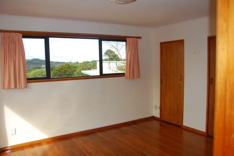 Photo of property in 5 Braemar Terrace, Johnsonville, Wellington, 6037