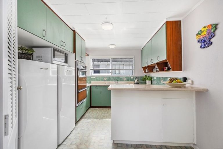 Photo of property in 7 Cherry Grove, Strathmore Park, Wellington, 6022