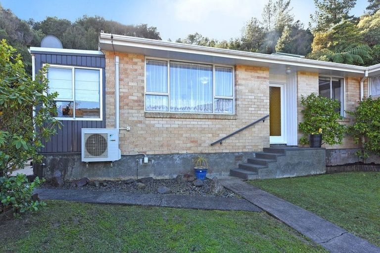 Photo of property in 1/11 Lowry Crescent, Stokes Valley, Lower Hutt, 5019