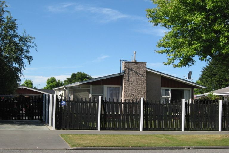 Photo of property in 72 Woodbury Street, Russley, Christchurch, 8042