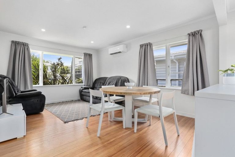 Photo of property in 3 Adriatic Avenue, Henderson, Auckland, 0612