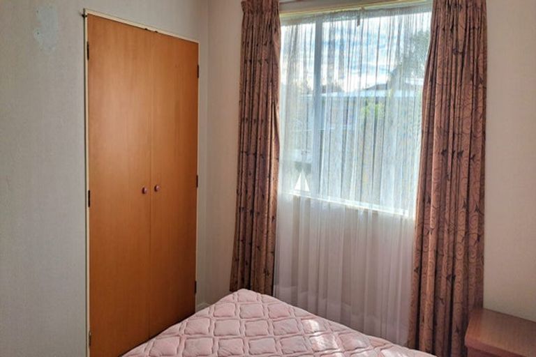 Photo of property in 2/69 Waddington Drive, Naenae, Lower Hutt, 5011